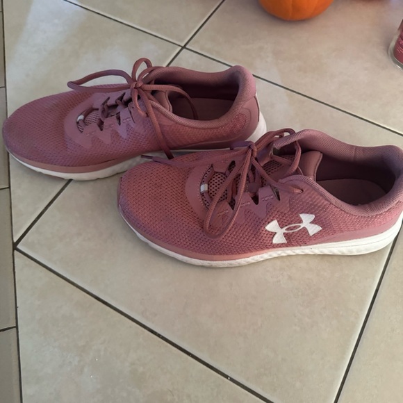 Under Armor size 10 - Picture 5 of 5